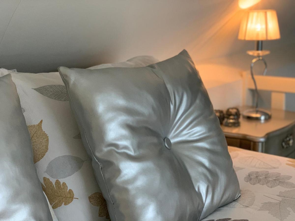 Bed & Breakfast Heitse Heythuysen Ngoại thất bức ảnh